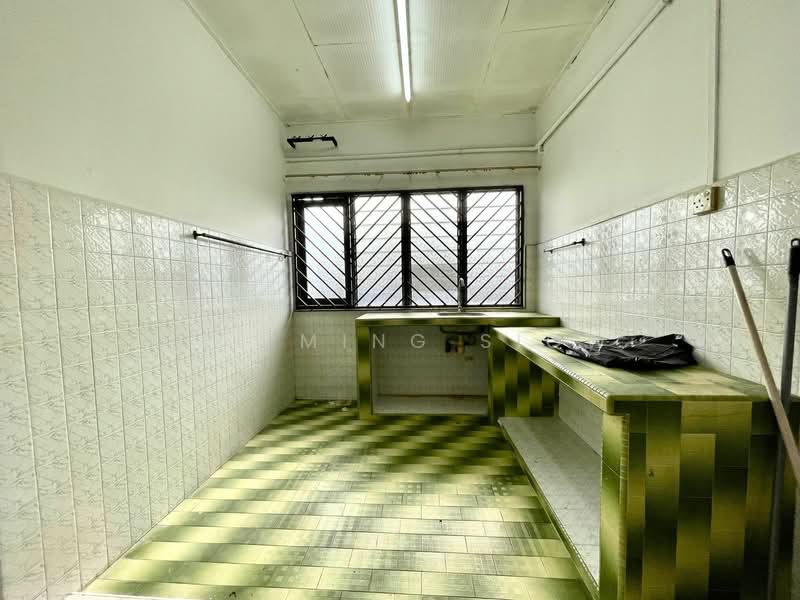 Rumah Flat untuk Dijual di Flat Bandar Selesa Jaya @ Jalan Silat Gayong - Lee Ming Siow - Kitchen - PropertyGuru.com.my