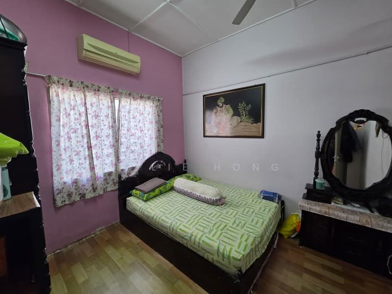 Rumah Teres 1 Tingkat untuk Dijual di Taman Chai Leng (Perai) - Leslie Hong - Bedroom - PropertyGuru.com.my