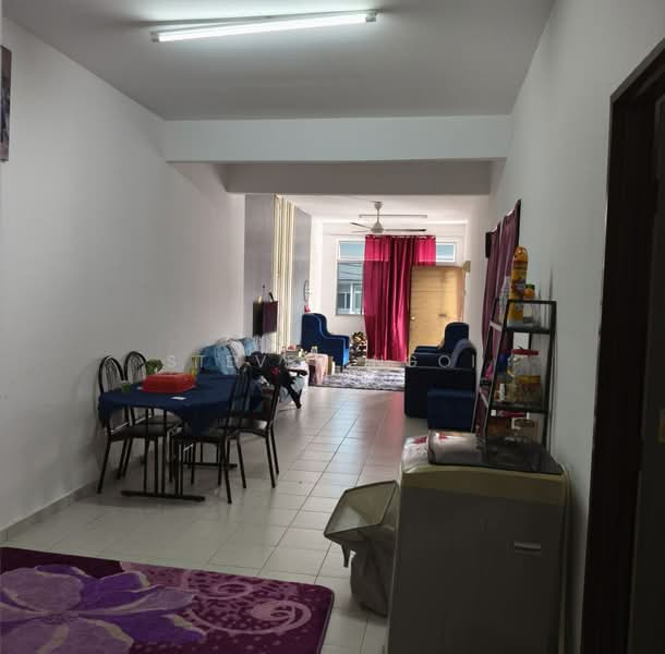 Rumah Bandar untuk Dijual di Taman Scientex Senai (Senai) - Steven Ngoi - Living Room - PropertyGuru.com.my