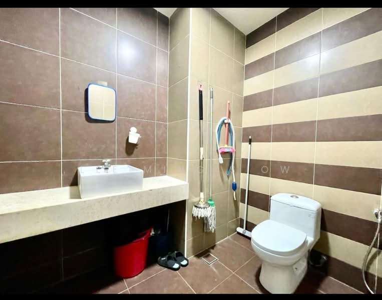 Service Residence for Sale at D'Inspire Residence (Inspira Bestari) - Lee Ming Siow - Bathroom - PropertyGuru.com.my