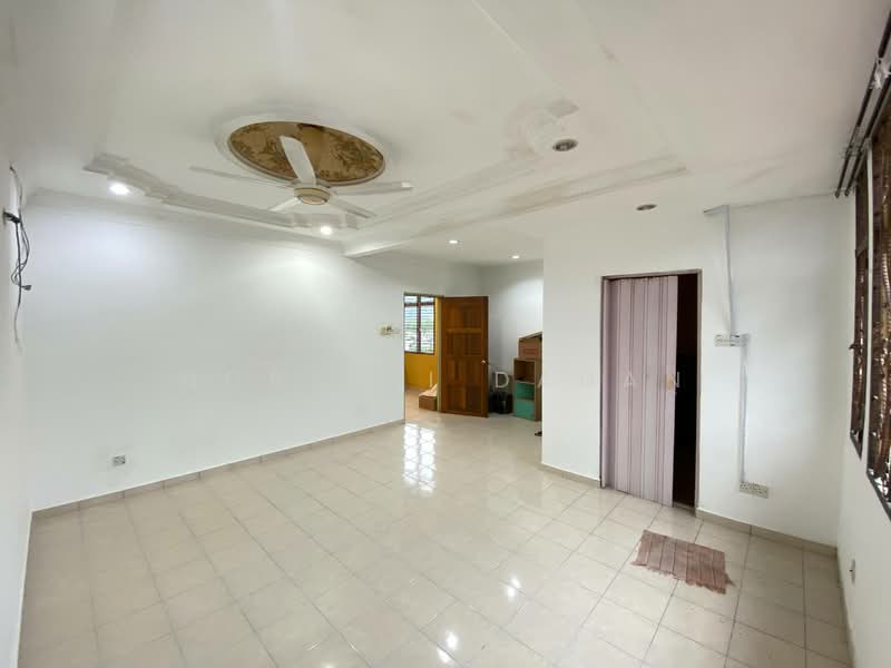2-storey Terraced House for Sale in Ukay Bistari (Ulu Kelang) - Noraini Dahan - Living Room - PropertyGuru.com.my
