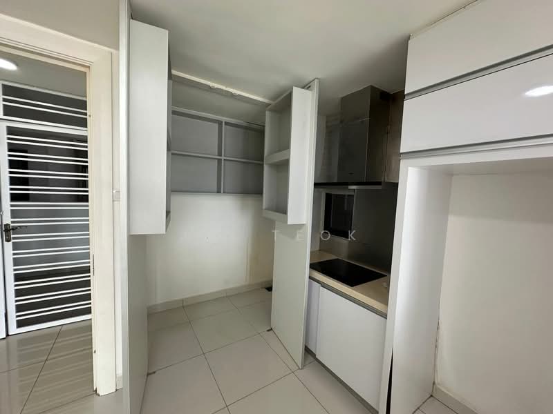Service Residence for Sale at Southkey Mosaic - Jin Teok - Kitchen - PropertyGuru.com.my