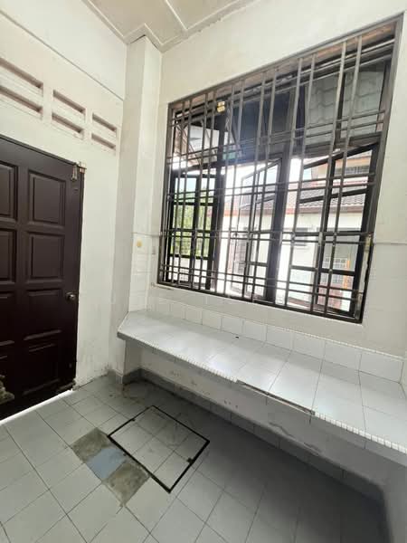 For Rent - Taman Molek