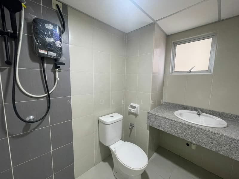 Kondominium untuk Disewa di Sri Ampang Hilir - Nicole Ler - Master Bedroom attached Bathroom - PropertyGuru.com.my