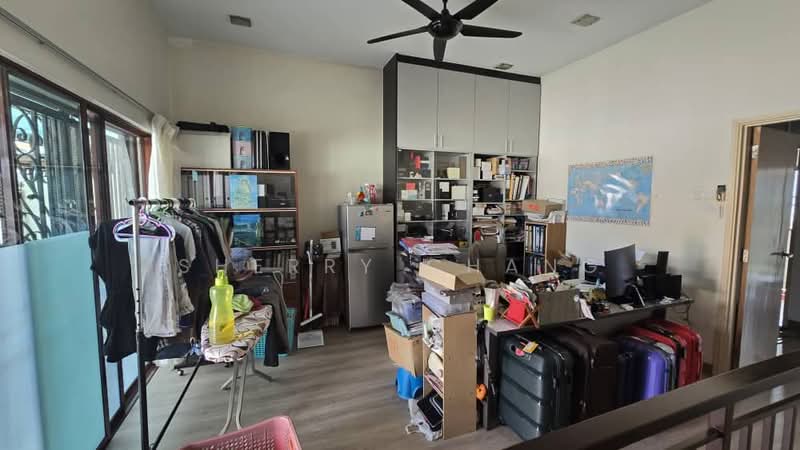 3-storey Terraced House for Sale in Selayang (Selangor) - Sherry Chang - Study - PropertyGuru.com.my