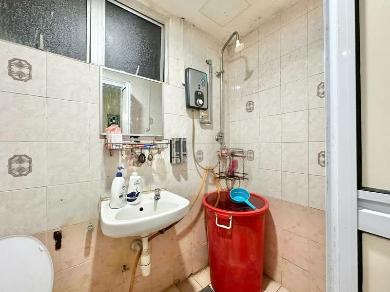 Kondominium untuk Dijual di De Rozelle - Syakila Mokhtar - Bathroom - PropertyGuru.com.my