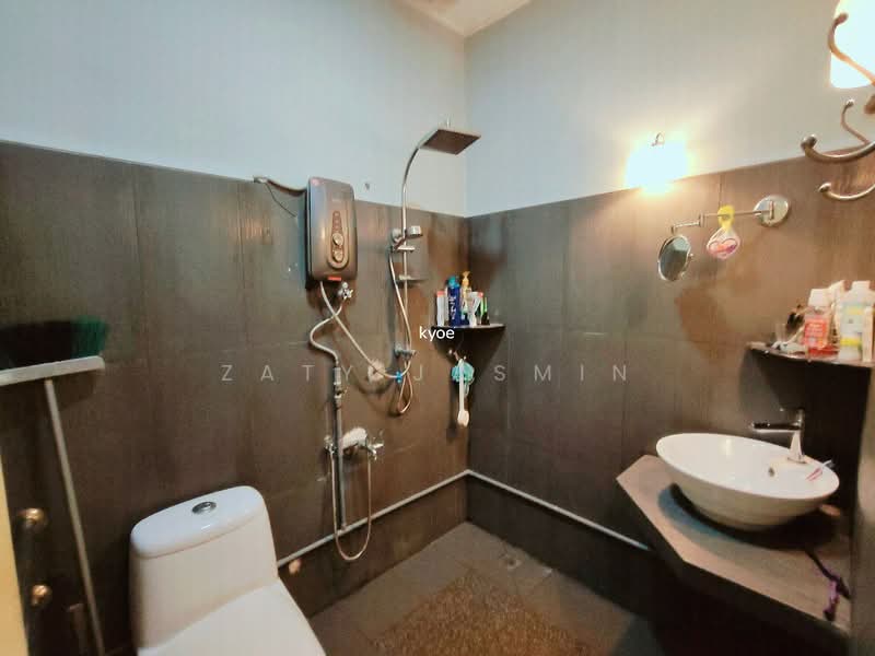 Rumah Teres 2 Tingkat untuk Dijual di Taman Melawati (Ulu Kelang) - Zaty Jasmin - Bathroom - PropertyGuru.com.my