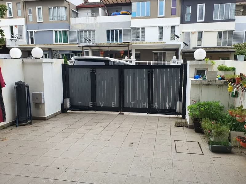 1.5-storey Terraced House for Sale in D'alpinia (Puchong) - Steve Tham - Exterior - PropertyGuru.com.my