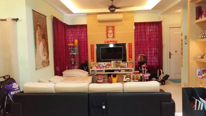 1.5-storey Terraced House for Sale in D'alpinia (Puchong) - Steve Tham - Living Room - PropertyGuru.com.my