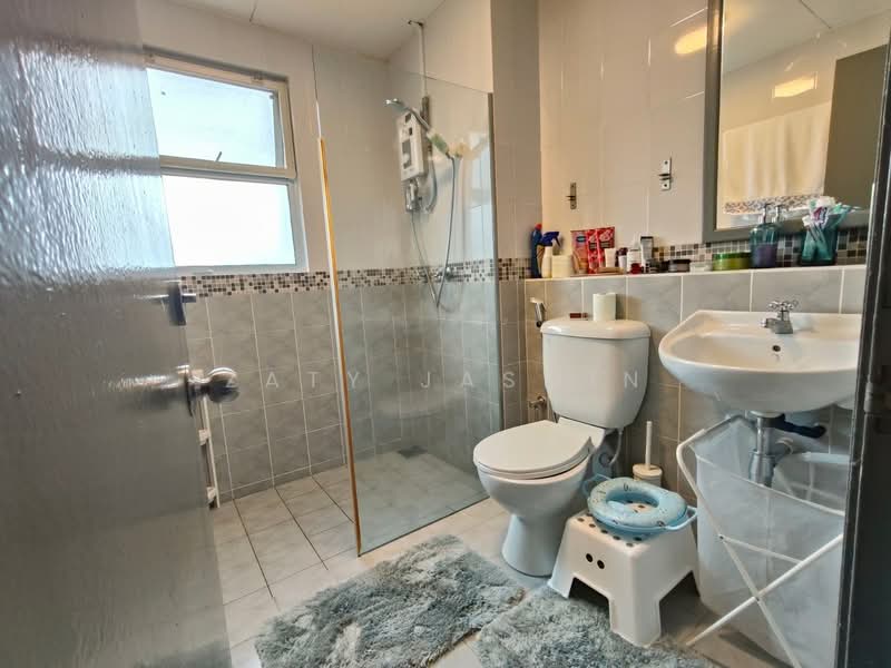 Condominium for Sale at Seri Maya Condominium - Zaty Jasmin - Bathroom - PropertyGuru.com.my