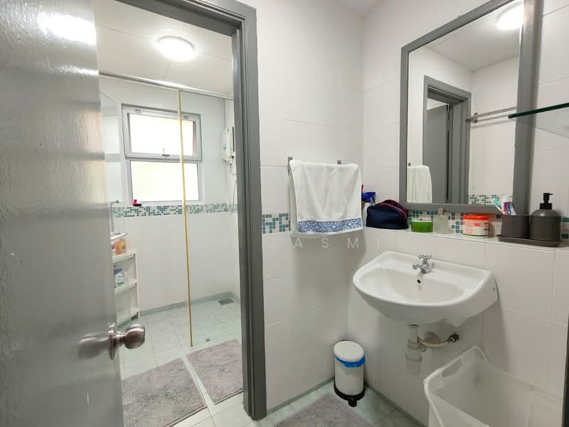Condominium for Sale at Seri Maya Condominium - Zaty Jasmin - Bathroom - PropertyGuru.com.my