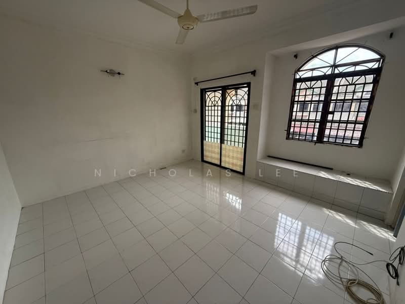 Rumah Teres 2 Tingkat untuk Dijual di Bandar Baru Tambun (Tambun) - Nicholas Lee - Living Room - PropertyGuru.com.my