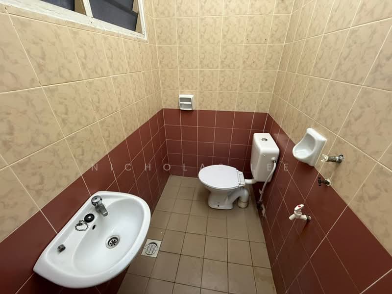 Rumah Teres 2 Tingkat untuk Dijual di Bandar Baru Tambun (Tambun) - Nicholas Lee - Bathroom - PropertyGuru.com.my