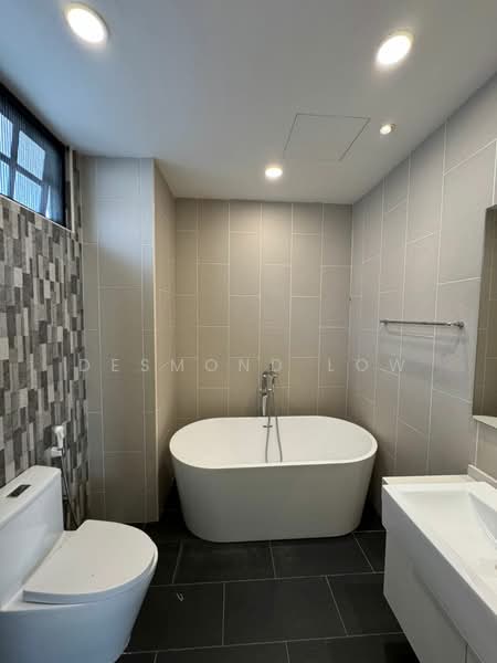 Kondominium untuk Disewa di Regal Villa - Desmond Low - Bathroom - PropertyGuru.com.my