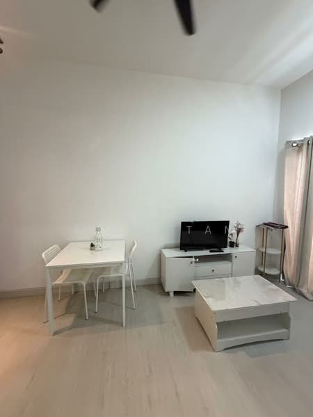 Servis Apartment untuk Disewa di Trio Permai - Jason Tan - Living Room - PropertyGuru.com.my