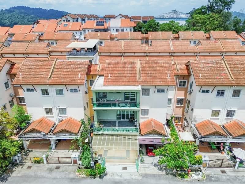 3-storey Terraced House for Sale in Ukay Perdana (Ulu Kelang) - Zaty Jasmin - Exterior - PropertyGuru.com.my