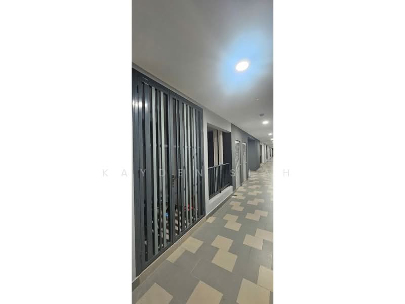 Kondominium untuk Disewa di Lakefront Residence - Kayden Siah - Corridor - PropertyGuru.com.my