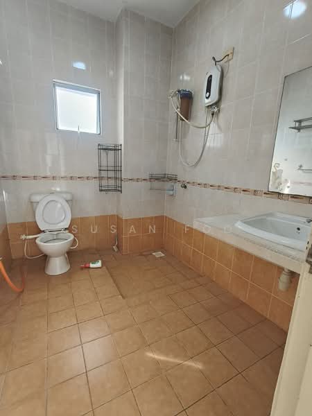 Kondominium untuk Dijual di Ampang Boulevard - Susan Foo - Bathroom - PropertyGuru.com.my
