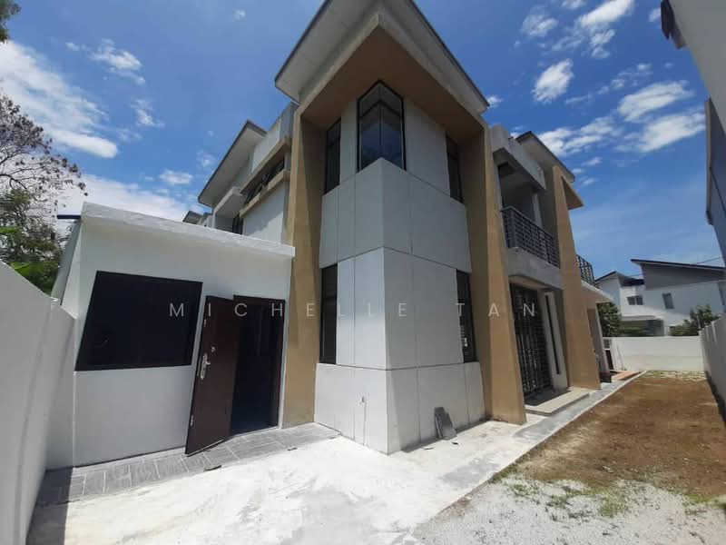 Semi-Detached House for Sale in Semenyih (Selangor) - Michelle Tan - Exterior - PropertyGuru.com.my