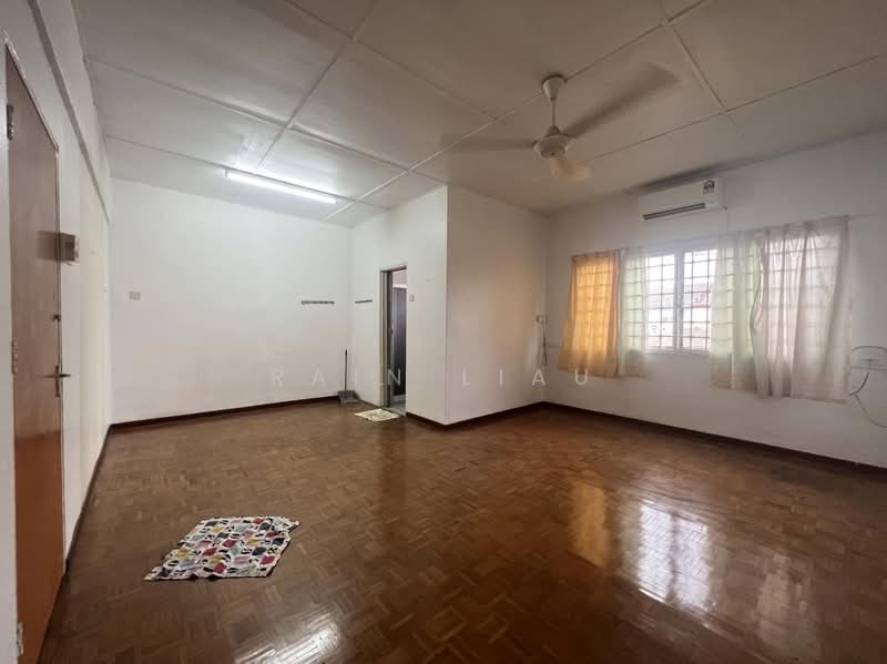2-storey Terraced House for Sale in Taman Sentosa (Klang) - Rain Liau - Living Room - PropertyGuru.com.my