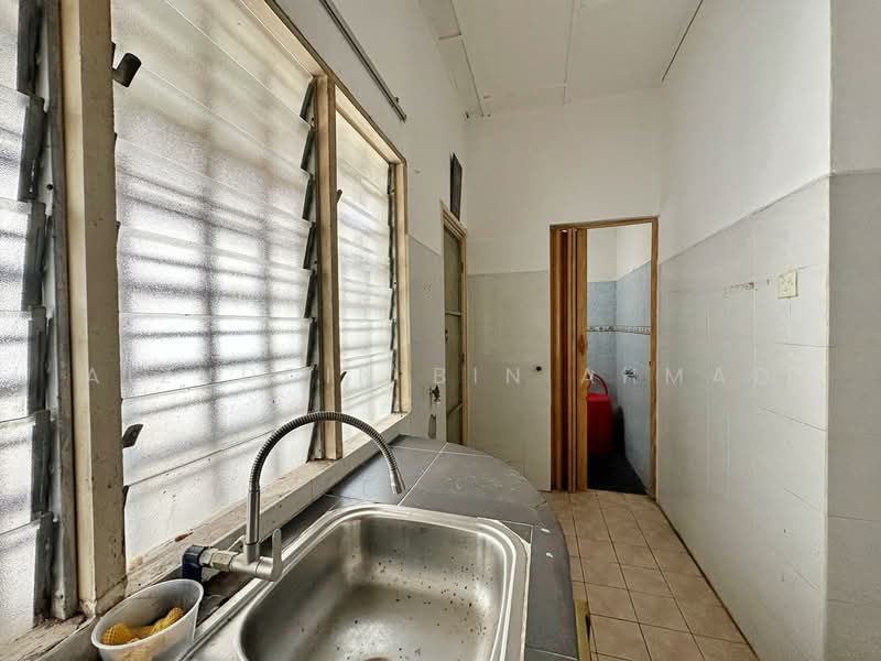 Rumah Teres 2 Tingkat untuk Dijual di TAMAN PUCHONG UTAMA (Puchong) - Aizuddin bin Ahmad - Kitchen - PropertyGuru.com.my