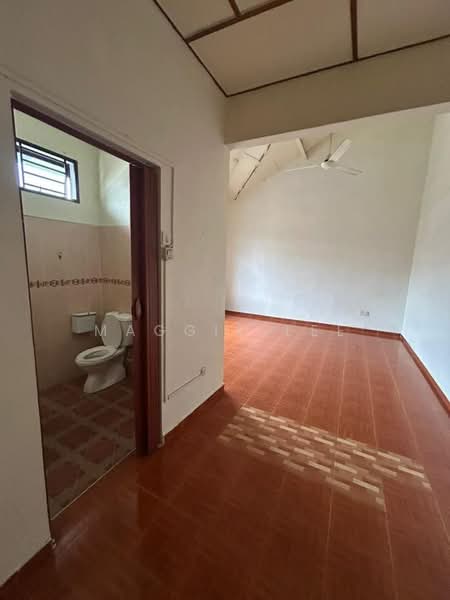 2-storey Terraced House for Sale in Taman Skudai Baru (Skudai) - Maggie Lee - Bathroom - PropertyGuru.com.my
