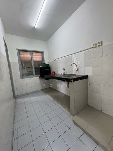 Flat for Sale at Bandar Damai Perdana (Low Cost) - Yap Yong Yong - Kitchen - PropertyGuru.com.my