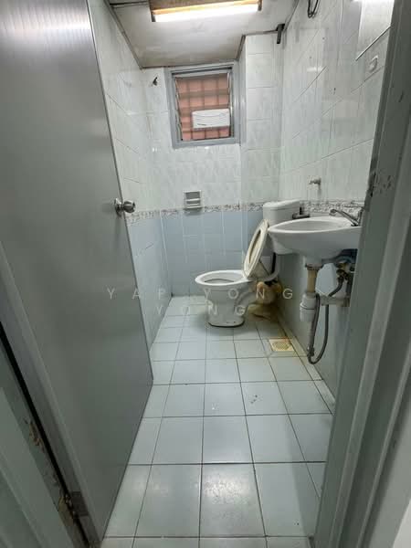 Flat for Sale at Bandar Damai Perdana (Low Cost) - Yap Yong Yong - Bathroom - PropertyGuru.com.my