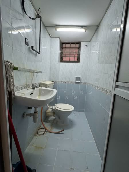 Flat for Sale at Bandar Damai Perdana (Low Cost) - Yap Yong Yong - Bathroom - PropertyGuru.com.my