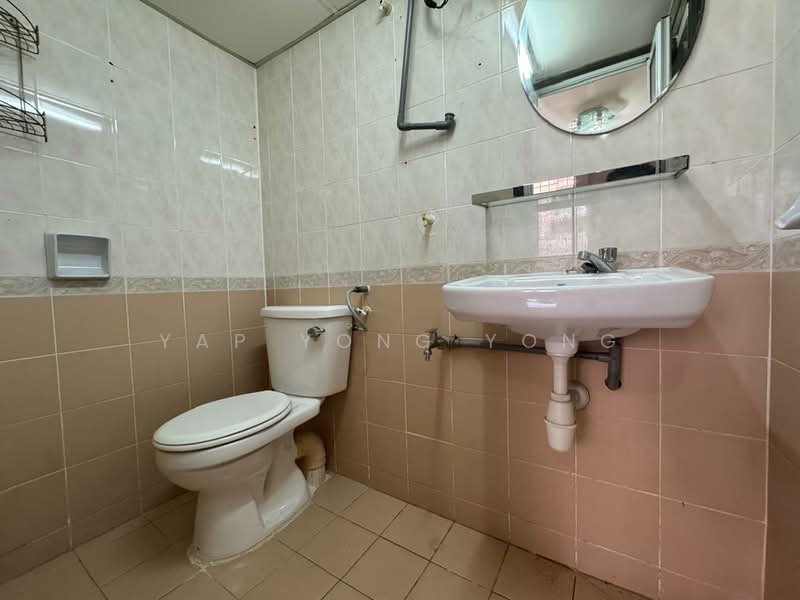 Flat for Sale at Bandar Damai Perdana (Low Cost) - Yap Yong Yong - Bathroom - PropertyGuru.com.my