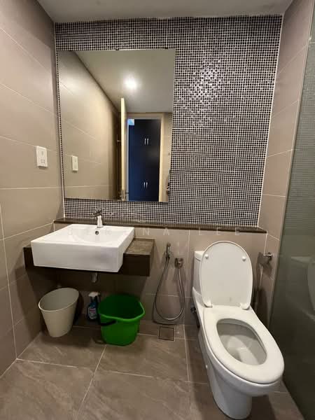 Servis Apartment untuk Dijual di Nova Saujana - Serena Lee - Bathroom - PropertyGuru.com.my