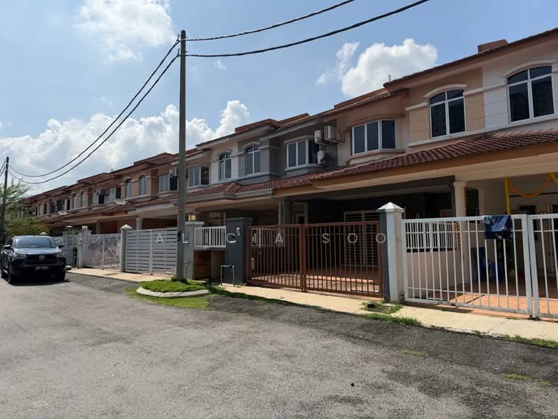 2-storey Terraced House for Sale in Taman Sri Putra Mas (Sungai Buloh) - Alicia Soo - Exterior - PropertyGuru.com.my