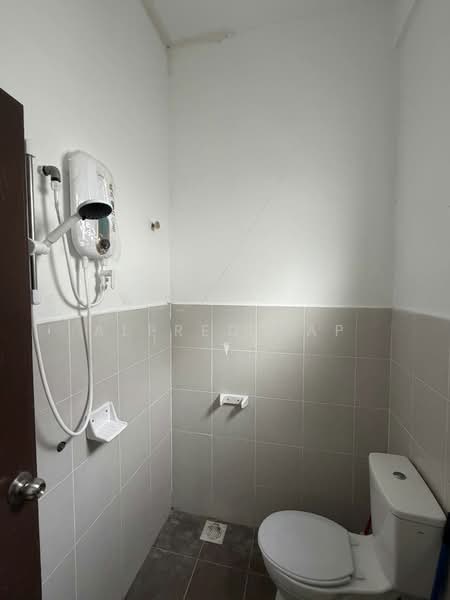 Rumah Teres untuk Disewa di Taman Scientex Senai (Senai) - Alfred Yap - Bathroom - PropertyGuru.com.my