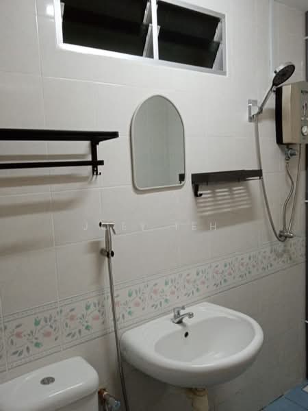 Condominium for Rent at Putra Place Condominium - Joey Teh - Bathroom - PropertyGuru.com.my