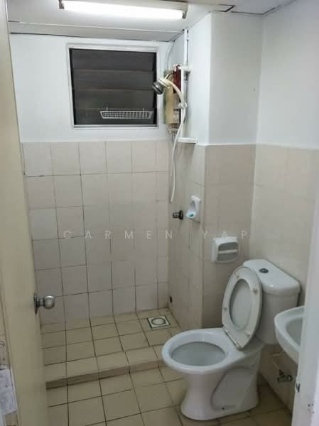 Apartment for Rent at Bayu Puteri - Carmen Yap - Bathroom - PropertyGuru.com.my