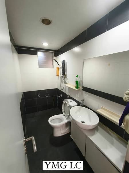 Pangsapuri untuk Dijual di Pelangi Heights - KC Tang - Bathroom - PropertyGuru.com.my