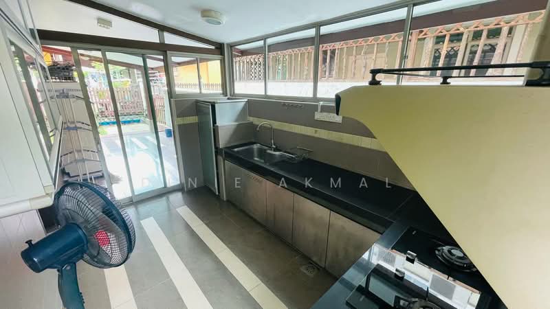 Bungalow for Sale in Shah Alam (Selangor) - Dinie Akmal - Kitchen - PropertyGuru.com.my