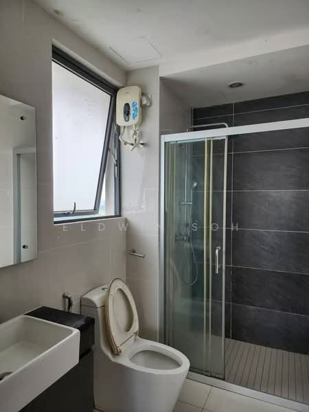 Condominium for Rent at Bay Point @ Country Garden Danga Bay - Eldwin Soh - Bathroom - PropertyGuru.com.my