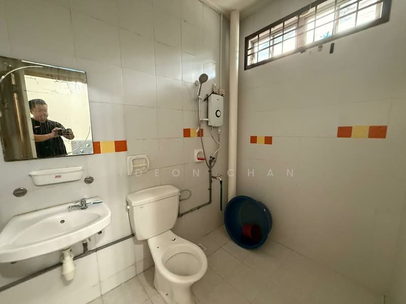 Rumah Teres 2 Tingkat untuk Dijual di Johor Bahru (Johor) - Gideon Chan - Bathroom - PropertyGuru.com.my