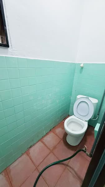 Rumah Teres 1 Tingkat untuk Dijual di Taman Muhibbah (Kluang) - Marcus Tey - Bathroom - PropertyGuru.com.my