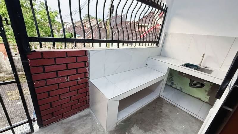 Rumah Teres 1 Tingkat untuk Dijual di Taman Muhibbah (Kluang) - Marcus Tey - Exterior - PropertyGuru.com.my