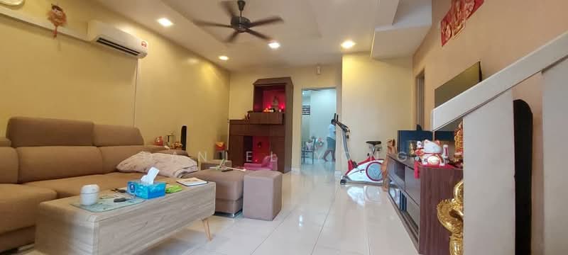 Rumah Teres 2 Tingkat untuk Dijual di Setia Tropika (Johor Bahru) - Daniel Yong - Living Room - PropertyGuru.com.my