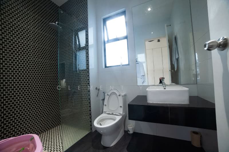 Semi-Detached House for Sale in Setia Alam (Selangor) - Clement Yew - Bathroom - PropertyGuru.com.my