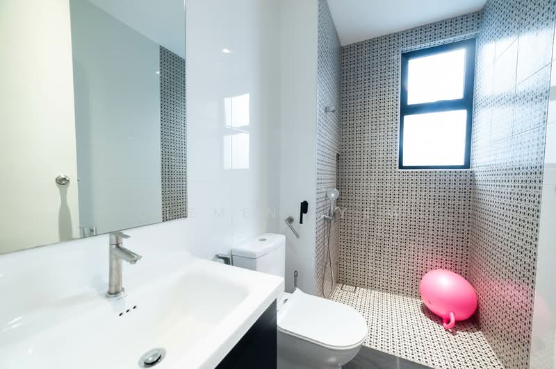 Semi-Detached House for Sale in Setia Alam (Selangor) - Clement Yew - Bathroom - PropertyGuru.com.my
