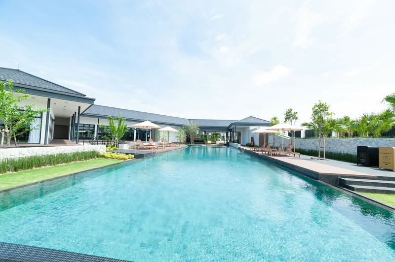 Semi-Detached House for Sale in Setia Alam (Selangor) - Clement Yew - Exterior - PropertyGuru.com.my