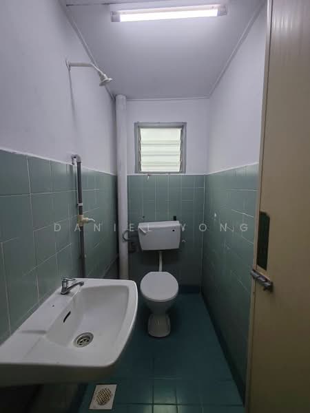 Rumah Teres 2 Tingkat untuk Dijual di Taman Cahaya Masai (Pasir Gudang) - Daniel Yong - Bathroom - PropertyGuru.com.my