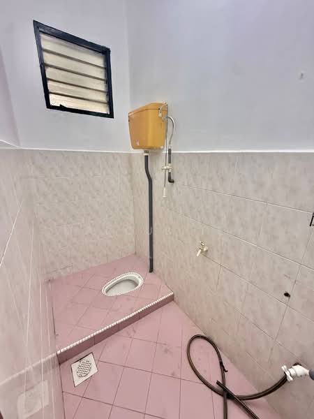 Rumah Teres 2 Tingkat untuk Dijual di Taman Aman (Kluang) - Marcus Tey - Bathroom - PropertyGuru.com.my
