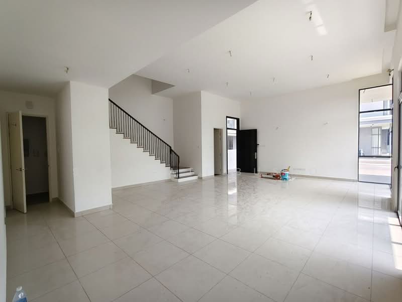 Rumah Berkembar untuk Dijual di Shah Alam (Selangor) - Salawati Busro - Living Room - PropertyGuru.com.my