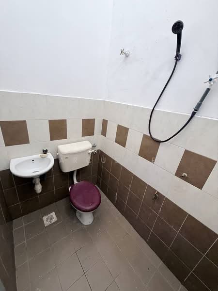 1-storey Terraced House for Sale in Bandar Seri Impian (Kluang) - Marcus Tey - Bathroom - PropertyGuru.com.my