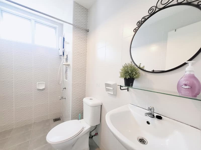 Apartment for Sale at Austin Suites (Permata Austin) - Calvin Kiew - Bathroom - PropertyGuru.com.my